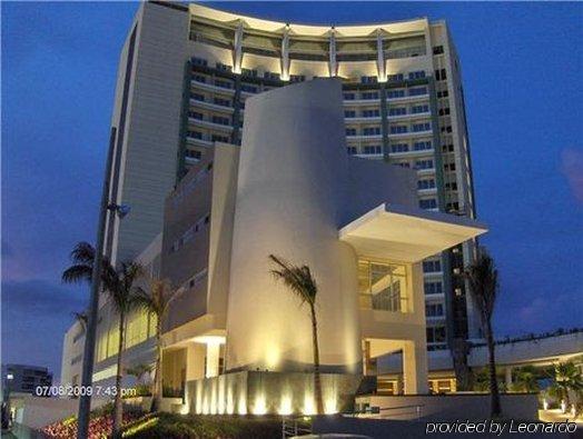 Krystal Urban Cancun & Beach Club Exterior photo