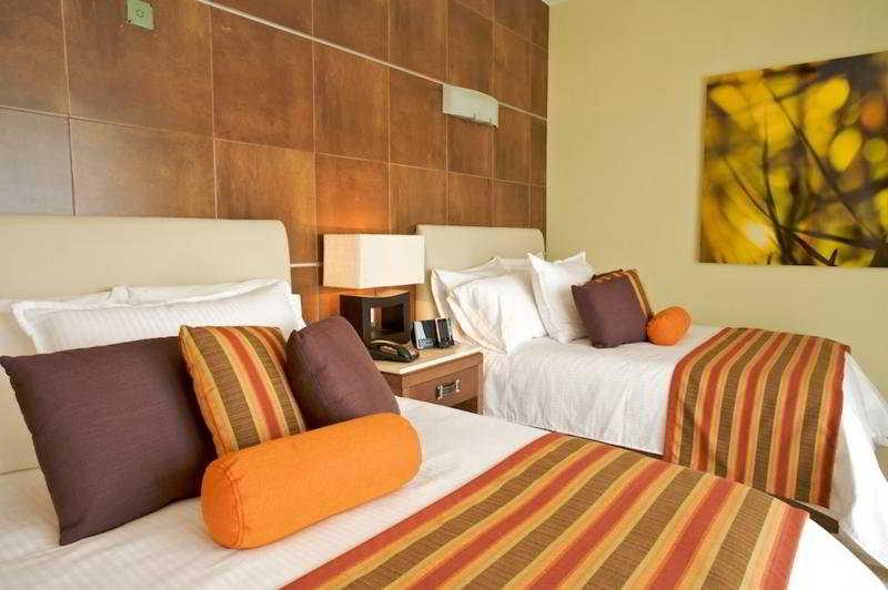 Krystal Urban Cancun & Beach Club Room photo